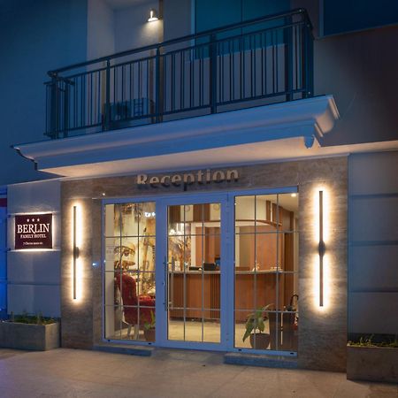 Family Hotel Berlin Beach Свети-Влас Экстерьер фото
