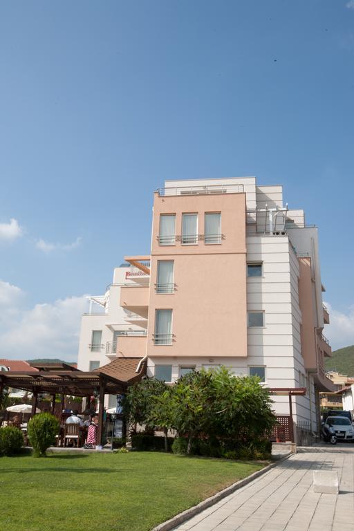 Family Hotel Berlin Beach Свети-Влас Экстерьер фото