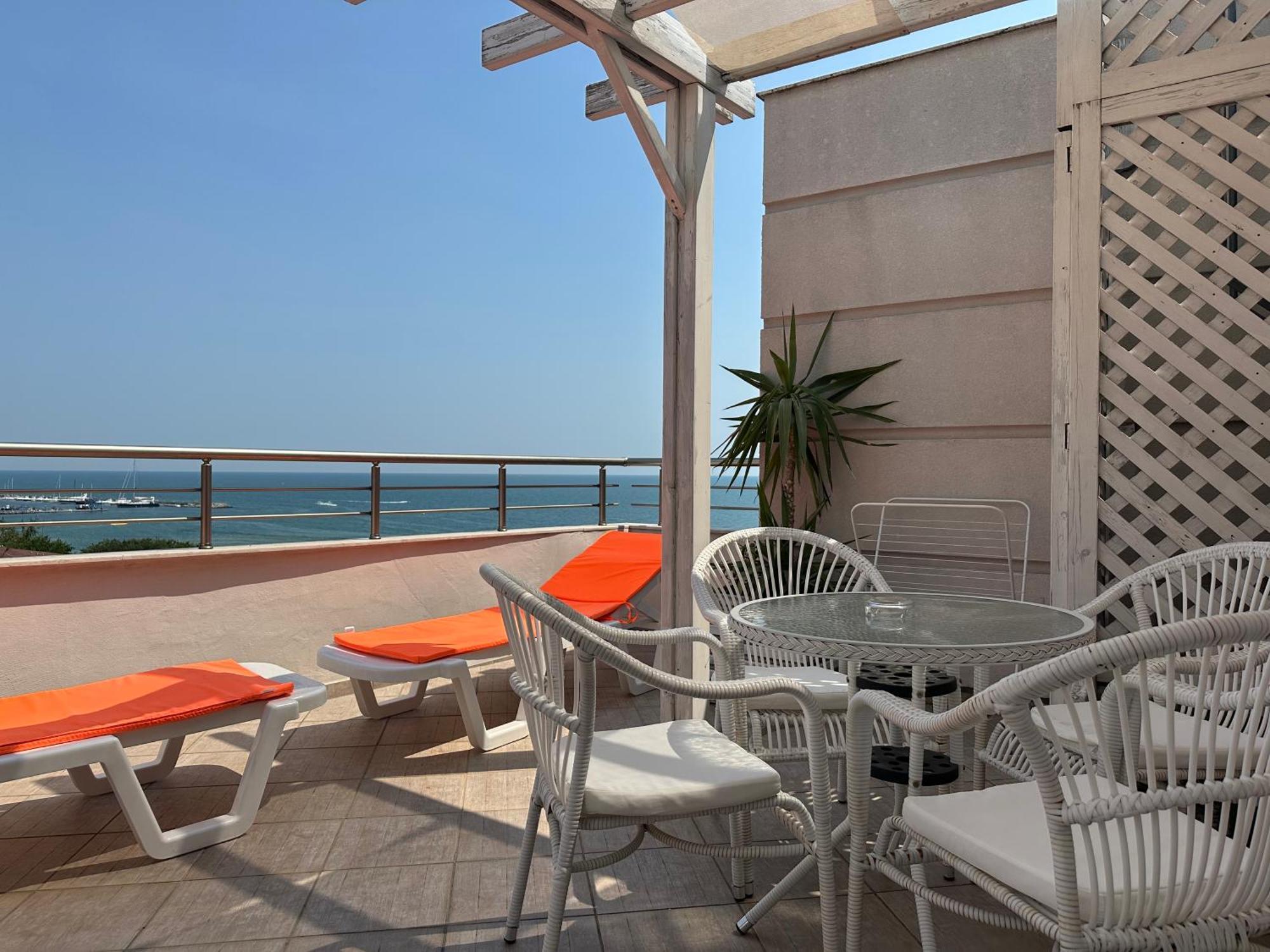 Family Hotel Berlin Beach Свети-Влас Экстерьер фото