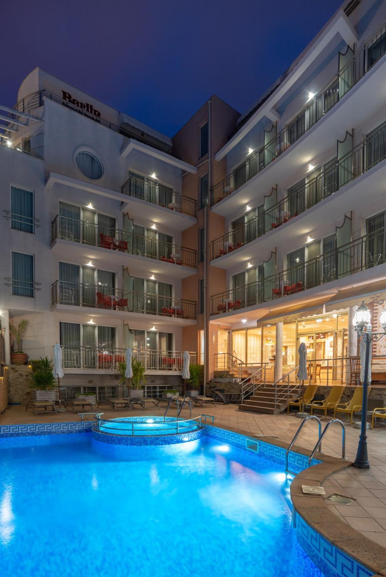 Family Hotel Berlin Beach Свети-Влас Экстерьер фото