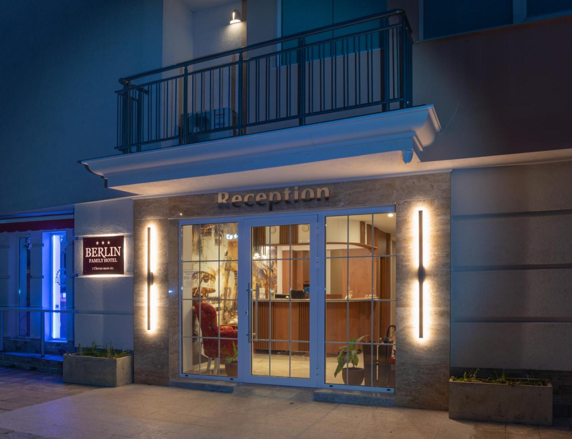 Family Hotel Berlin Beach Свети-Влас Экстерьер фото